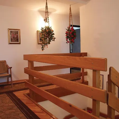 3 Bedroom Lovely In Holiday home Manjadvorci