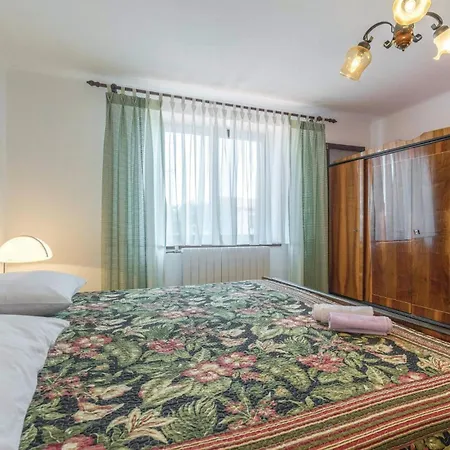 3 Bedroom Lovely In Manjadvorci