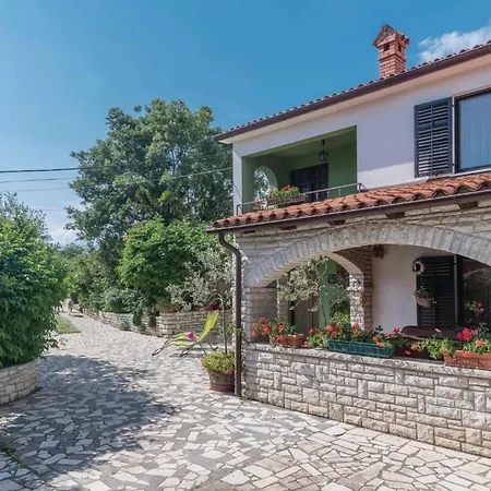 3 Bedroom Lovely In Manjadvorci